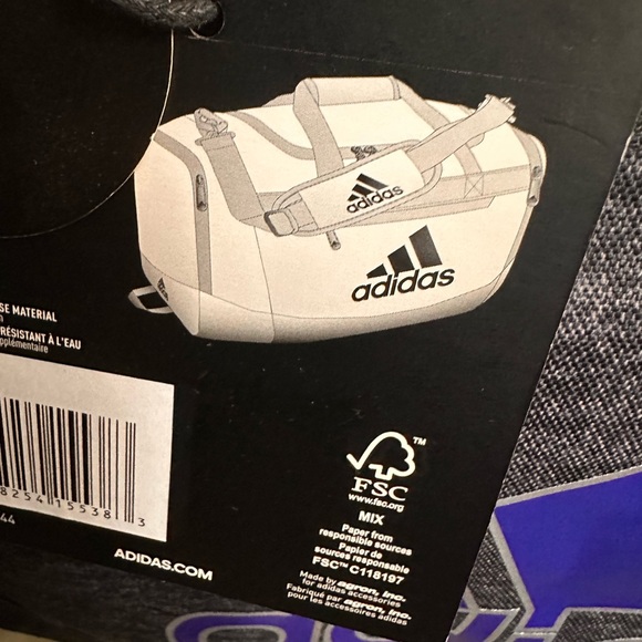 Adidas duffel bag defender IV $65 brand new with tag - Picture 2 of 3